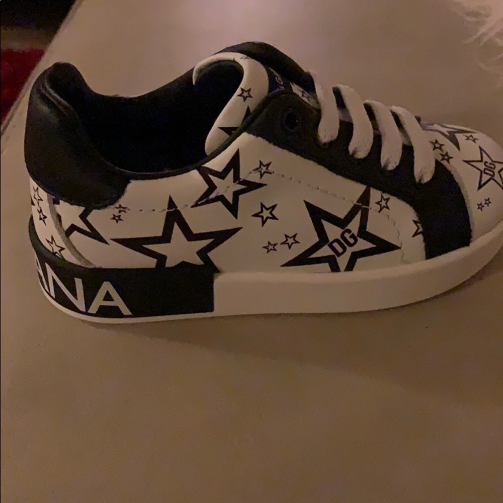 A size 8c in dolce gabbana shoe and a 2t in shirt.